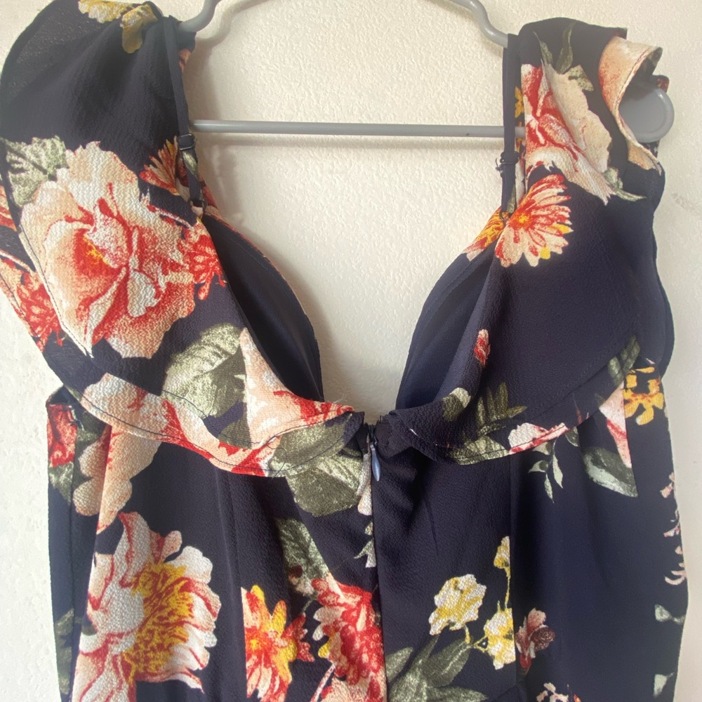 Beautiful romper - Picture 3 of 6